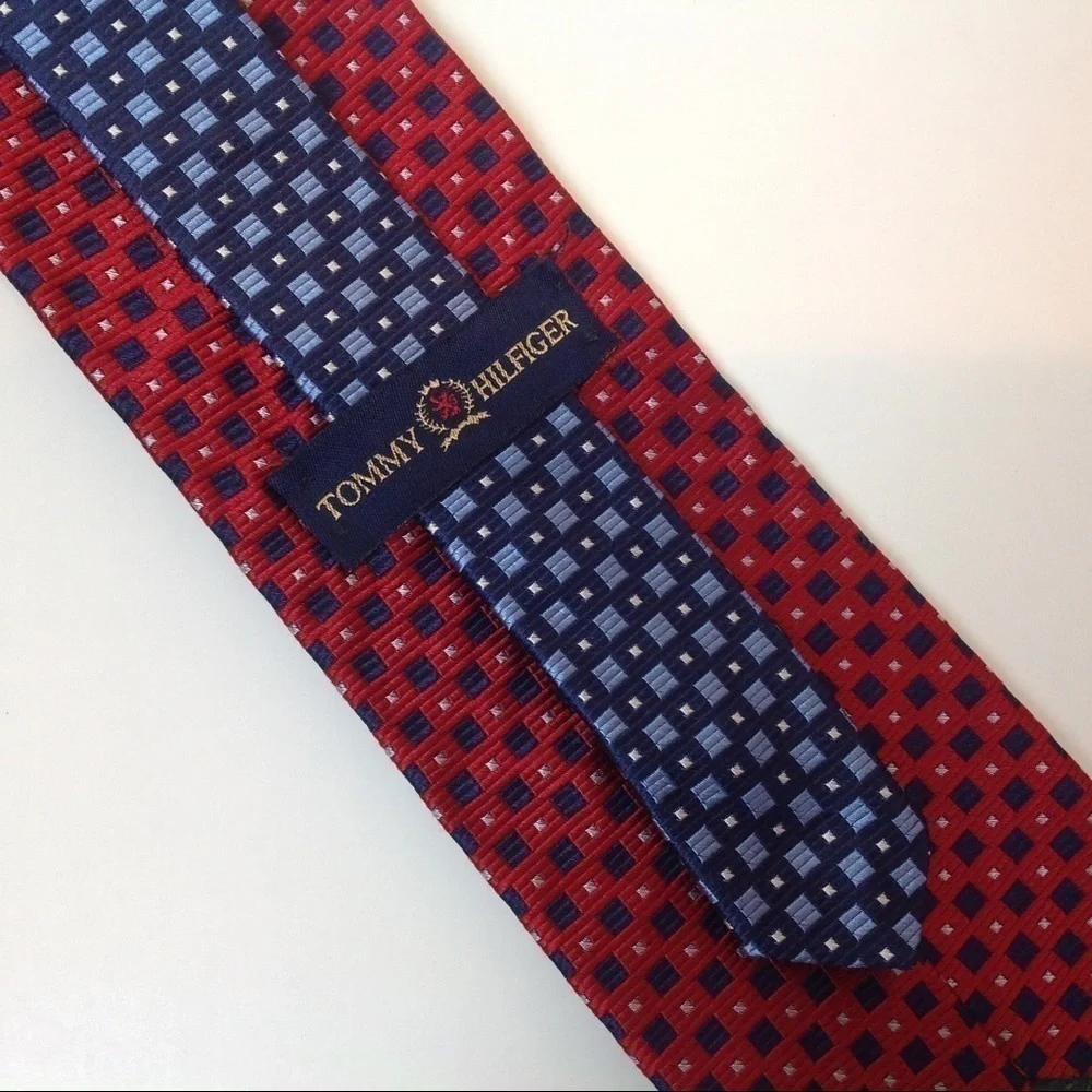 Tommy Hilfiger Vintage Men's Tie Classic Red and Blue Print‎ Nautical